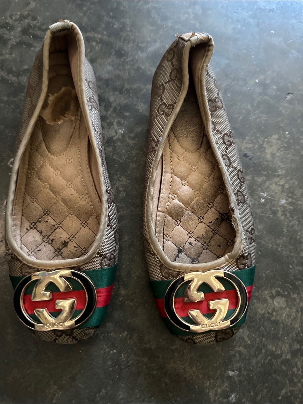 Gucci Brown Monogram Flats with Green and Red Web & Gold Logo